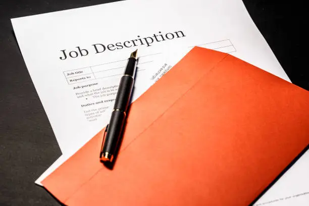 How to Write Job Descriptions That Attract the Right Candidates